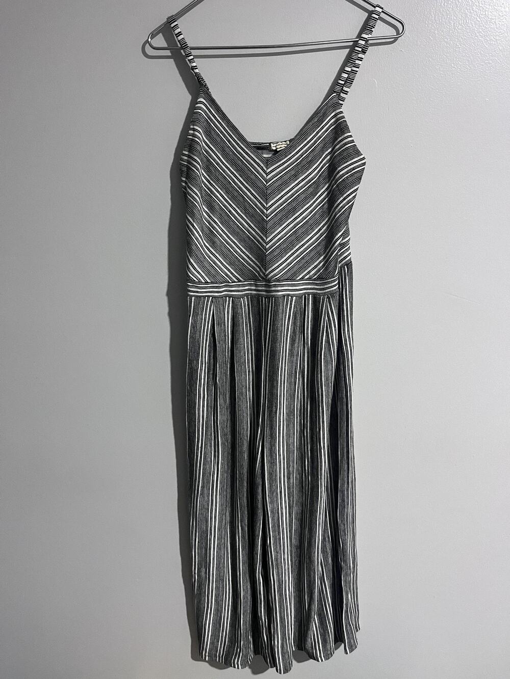 Eyeshadows Jumpsuit Womens L Black Striped Sleeveless V-Neck Pockets Casual